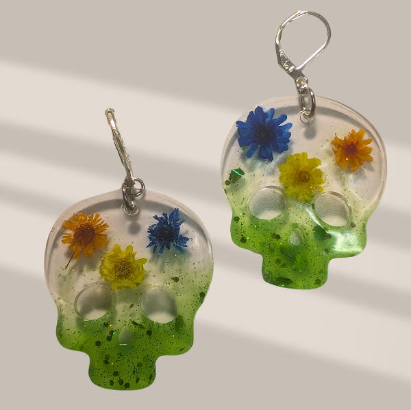 Flower Embed resin skulls